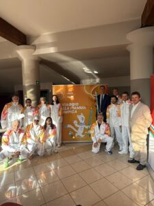 Foto Passaggio Fiamma Olimpica - Sindaco e Tedofori